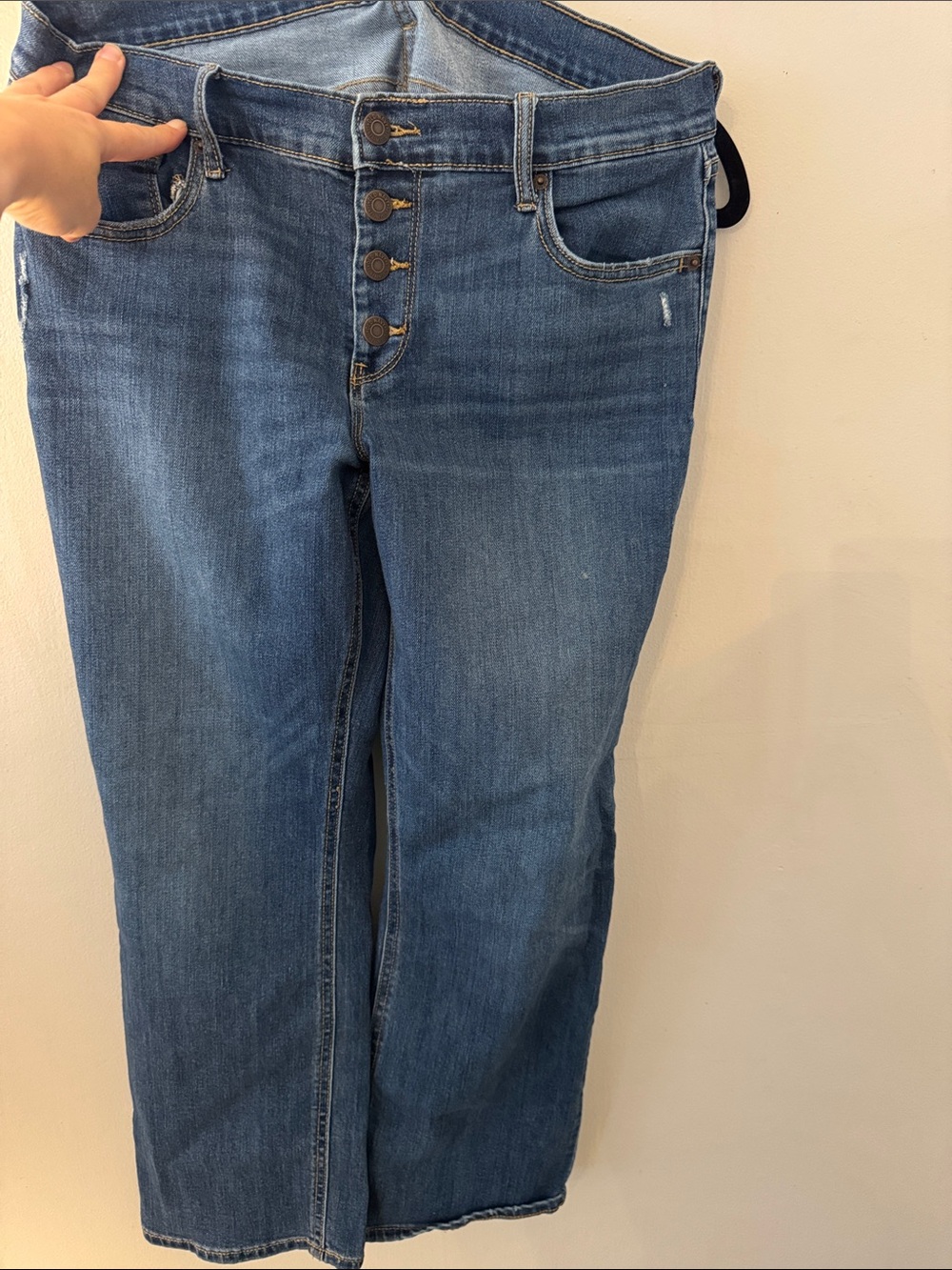 Old Navy Medium Blue Button-fly slightly flared cropped Jeans
